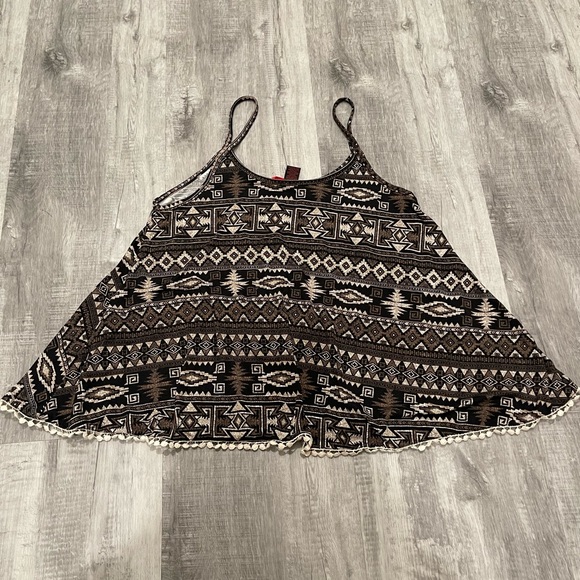 Patterned top - Picture 2 of 2